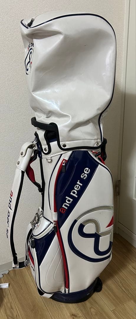 and per se キャディバッグ ホワイト/ネイビー/レッド