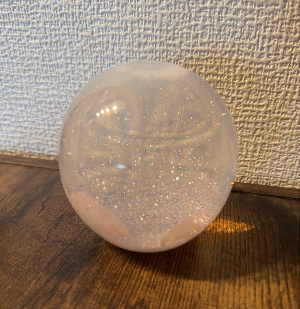 金津沙矢香さん　ガラスのスノードーム