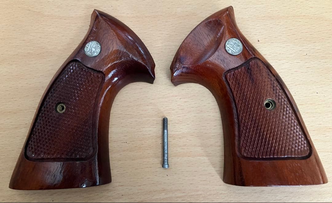 S&W社 kフレーム用木製グリップ