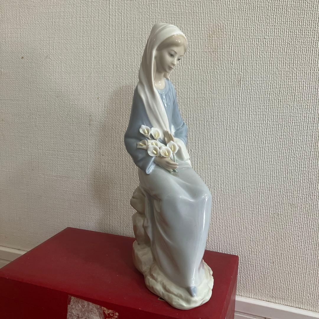 リヤドロの人形