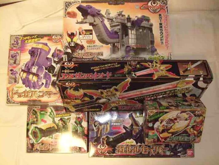 仮面ライダーキバ武器セットとキャッスルドラゴン