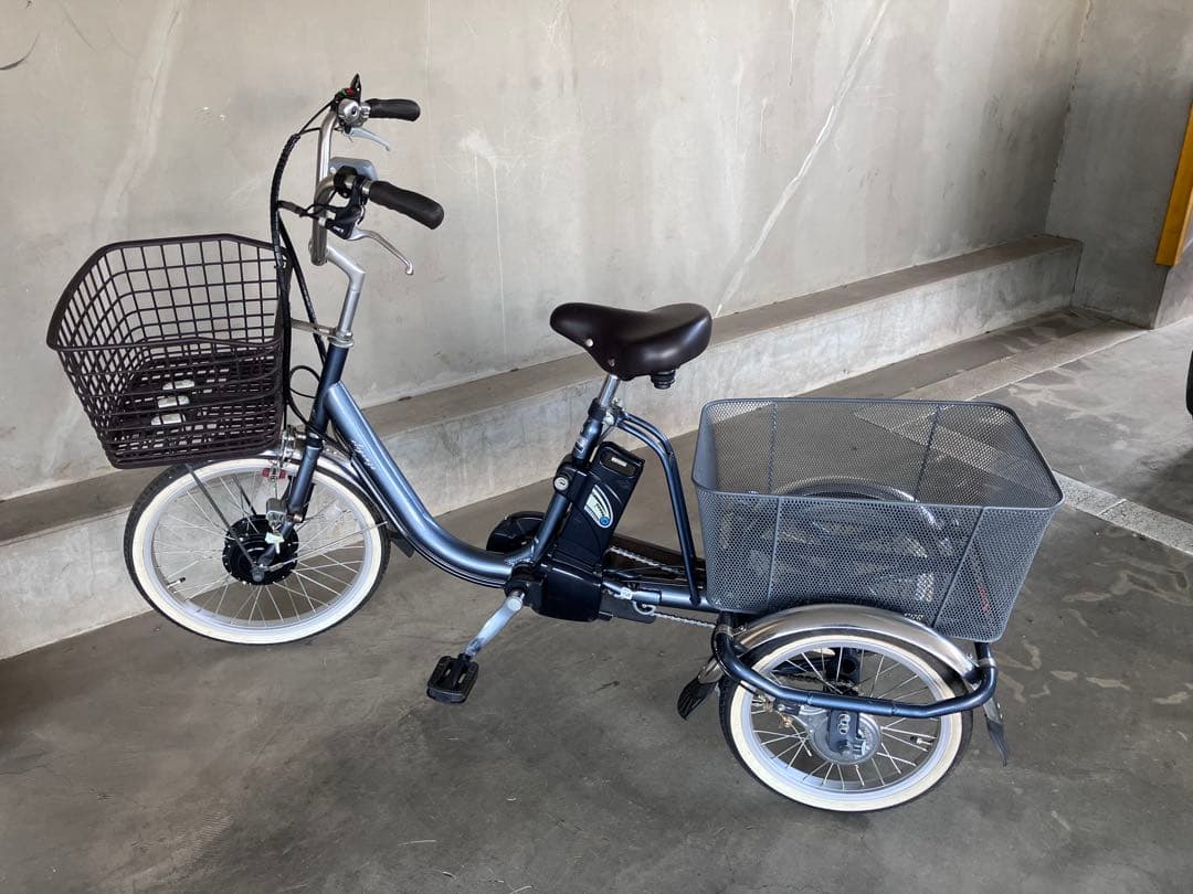 三輪電動アシスト自転車 グレー