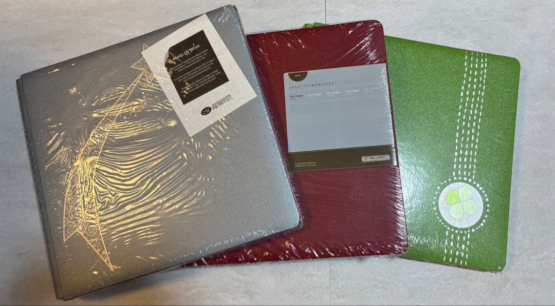 クリエイティブメモリーズ　12インチアルバムカバー3冊＋ナチュラル台紙2パック