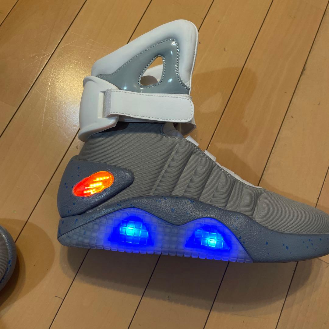 バックトゥーザフューチャー風 スニーカー