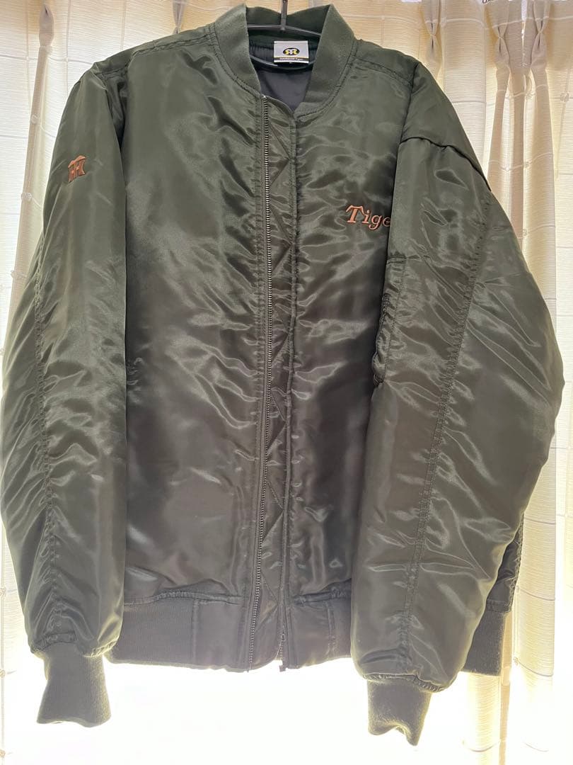 阪神タイガース　FC限定　MA-1ジャケット オリーブグリーン