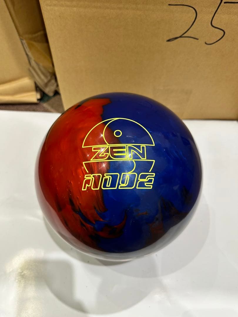 新品　ゼンモード　900グローバル　15ポンド　ボウリングボール