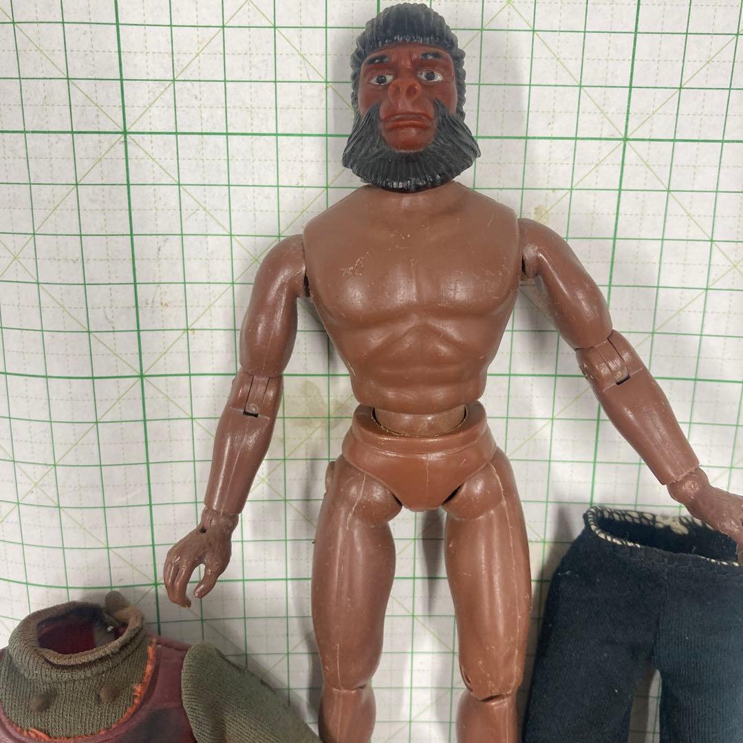 初代猿の惑星の1974年製メゴ社製のフィギュアだと思われます可動緩み無し！