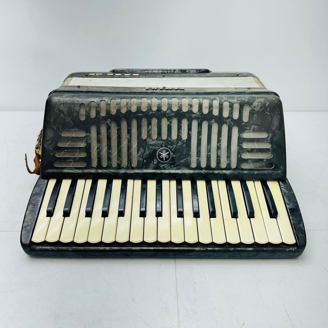 Yamaha アコーディオン BASS32