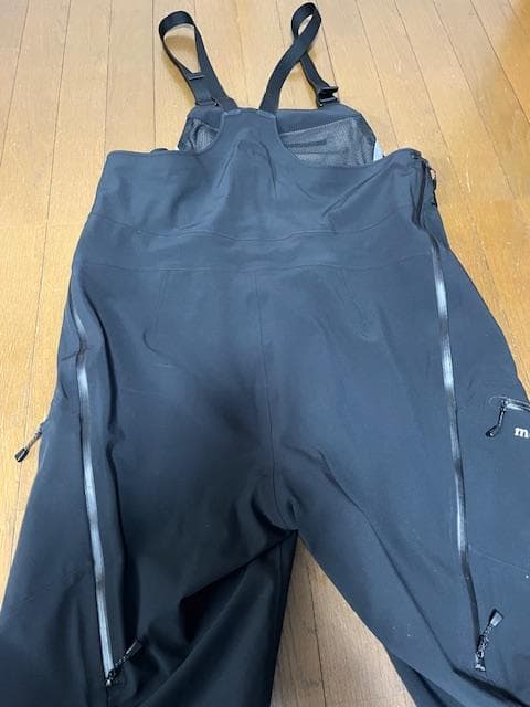 モンベル　パウダートラック　ビブパンツ　Lサイズ ゴアテックス
