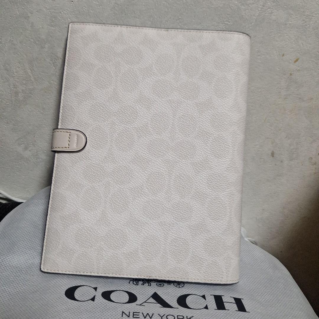 COACH ホワイトレザーノートカバー