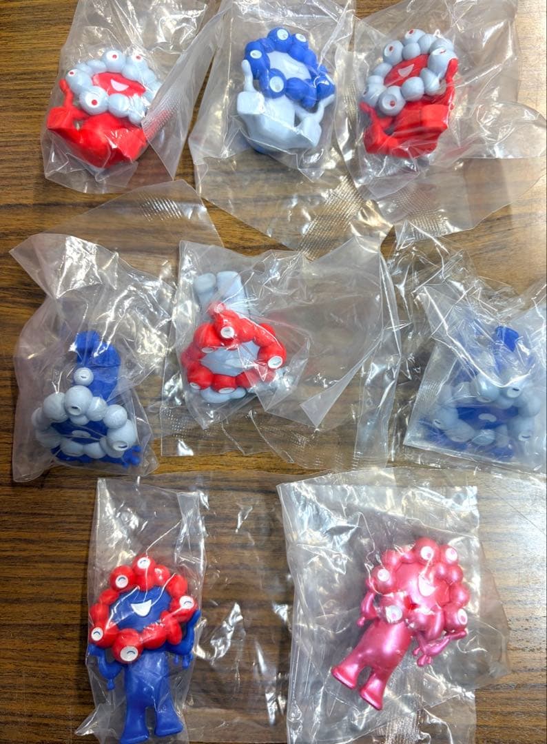 EXPO 2025 大阪万博　ミャクミャク　フィギュア　8個　メタリックピンク