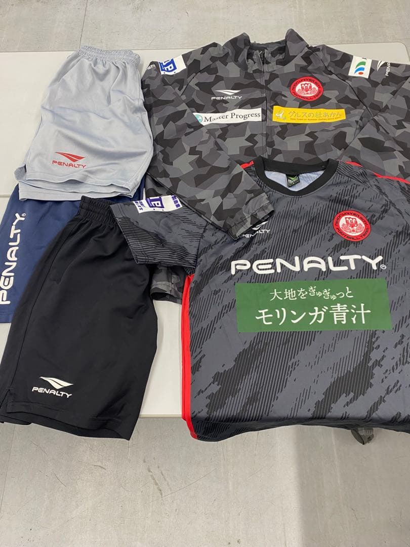 日本大学サッカー部　選手支給品、着用品、超貴重品　PENALTY製　サイズＬ