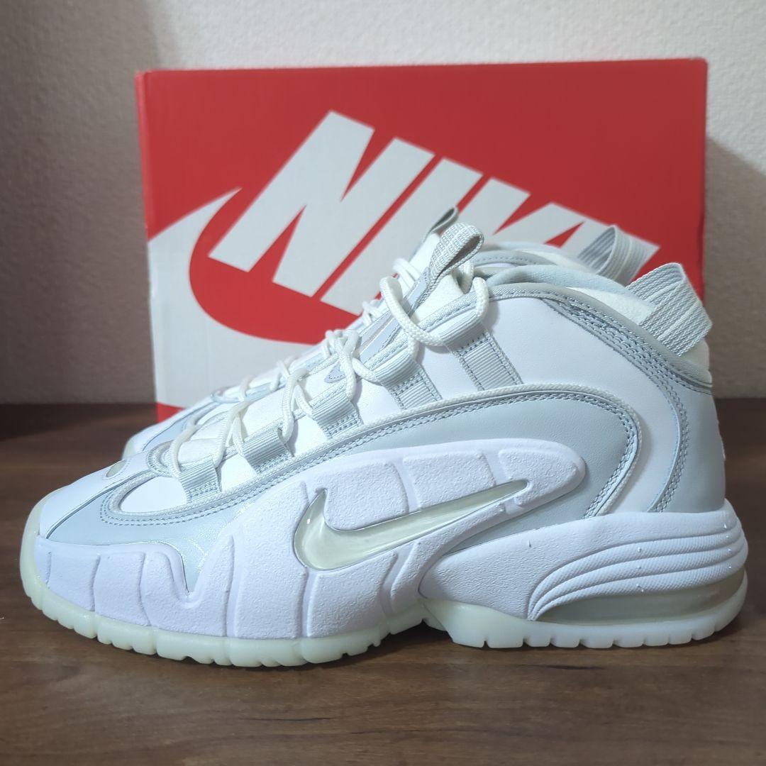 NIKE　エアマックスペニー　ホワイト/グレー