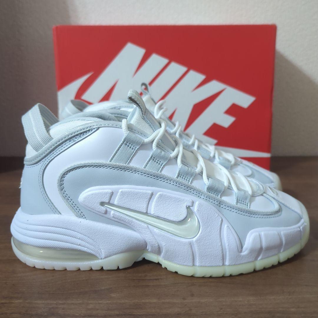 NIKE　エアマックスペニー　ホワイト/グレー