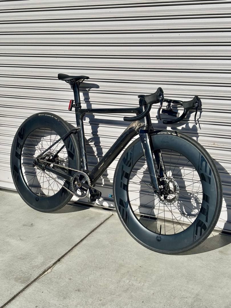 エリート　カーボンホイール82mm