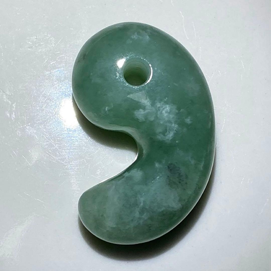 糸魚川翡翠　金山谷　勾玉　1点のみ‼︎