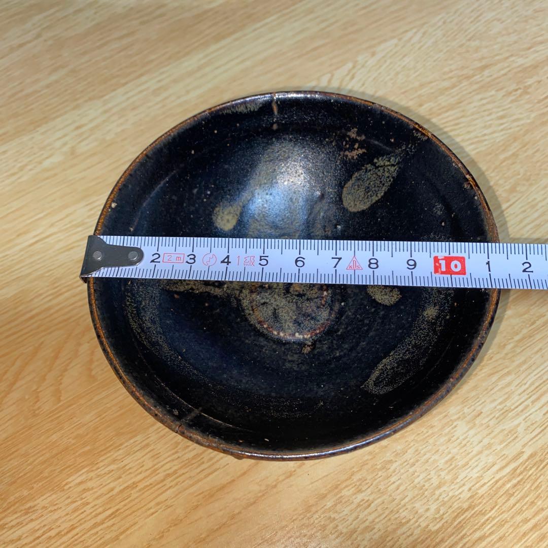 黒釉白彩梅花紋(？)小服茶碗　吉州窯　南宋時代