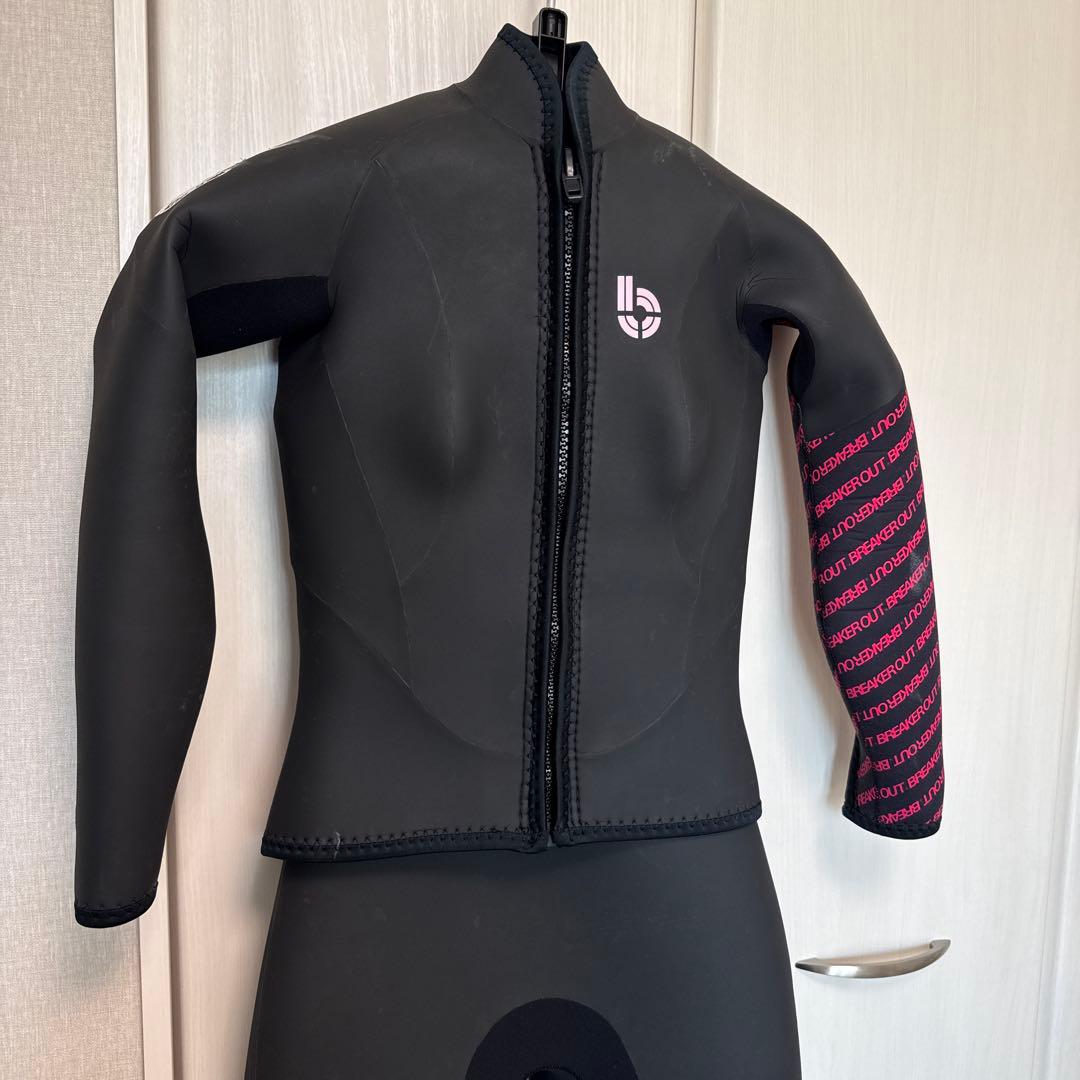 ウェットスーツ　オーダーメイド　レディース　ブレイカーアウト　ハンガー付き