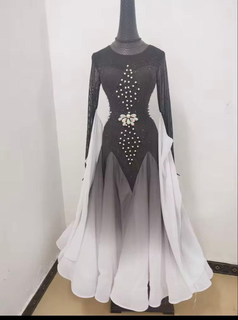 社交ダンス用　競技ドレス ブラック・ホワイトグラデーション