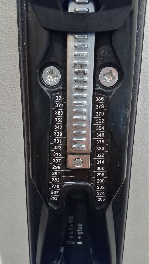 F16 スキー板 調整可能ビンディング付き