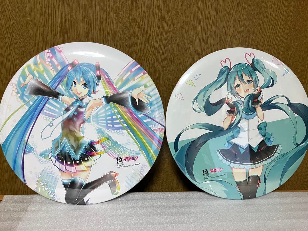 初音ミク 10th ビッグ缶プレート 缶バッジ 2種セット