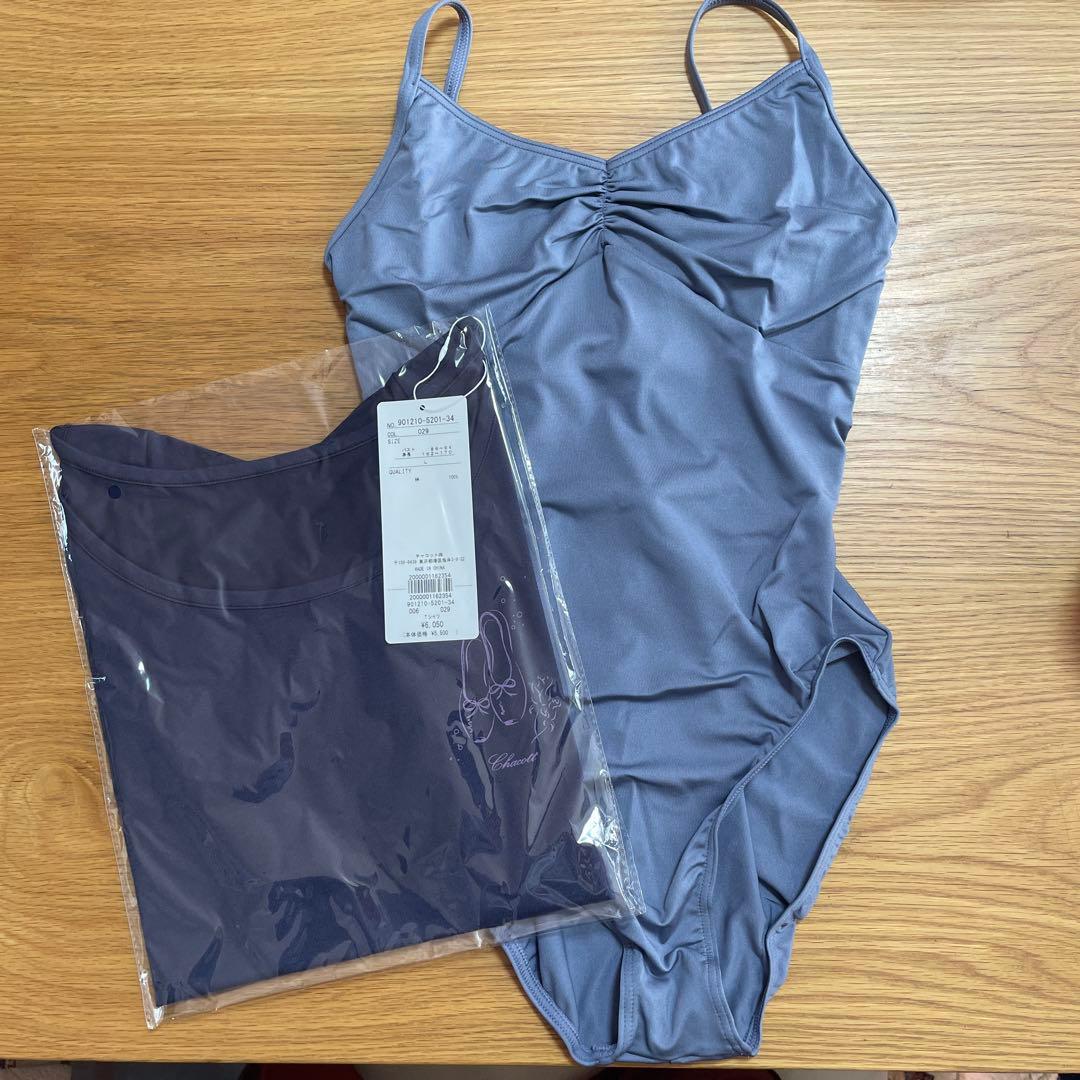 新品⭐︎チャコット　レオタードM、TシャツL