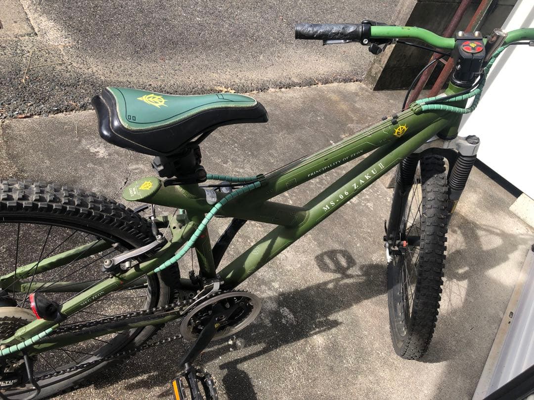 GUNDAM BICYCLE 26型 MS-06 ZAKU II-MTB 送料込