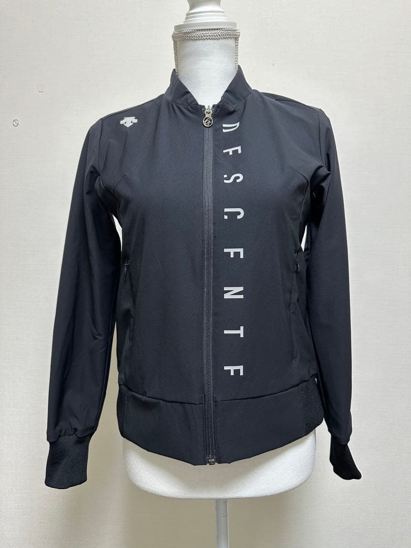 デザイントゴルフ アウター M 美品