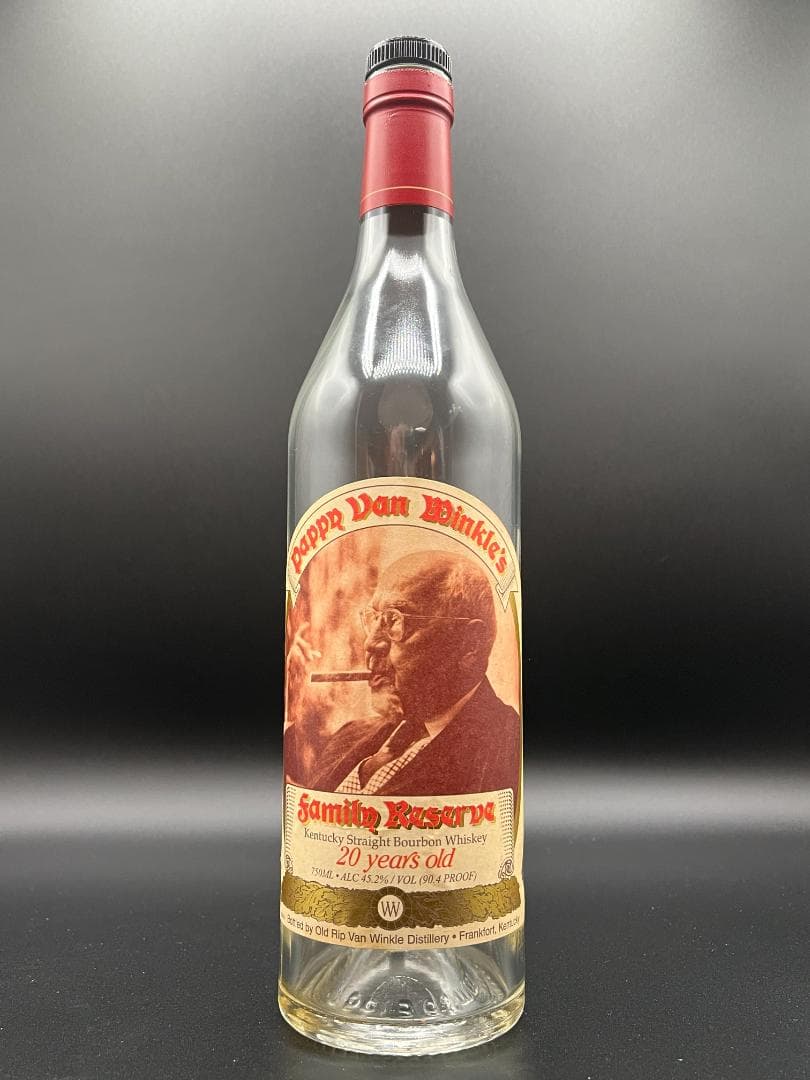 バーボンウイスキーパピーヴァンウィンクルリップヴァンウィンクル20年　空瓶　希少