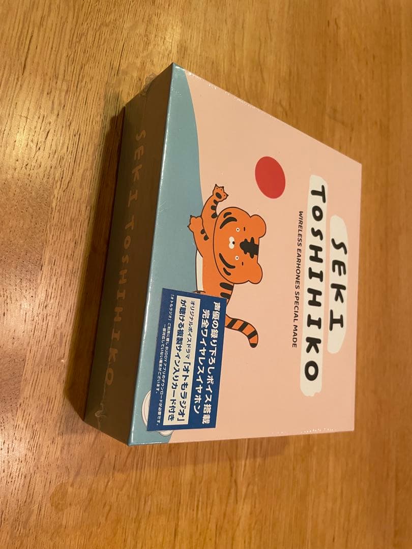 TRUE WIRELESS STEREO EARPHONES 関俊彦 モデル