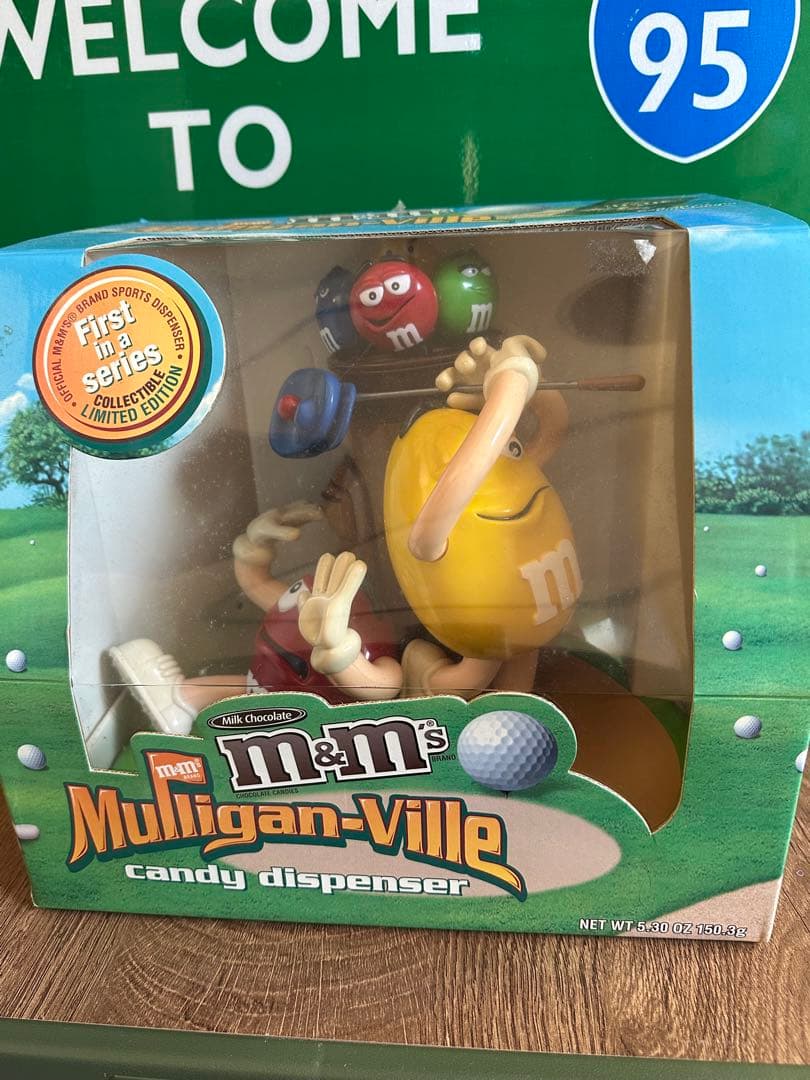 M&M's Muligan-Ville キャンディディスペンサー