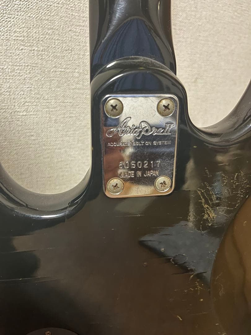 Aria Pro IIのRSB Seriesエレキベース スタンド付き