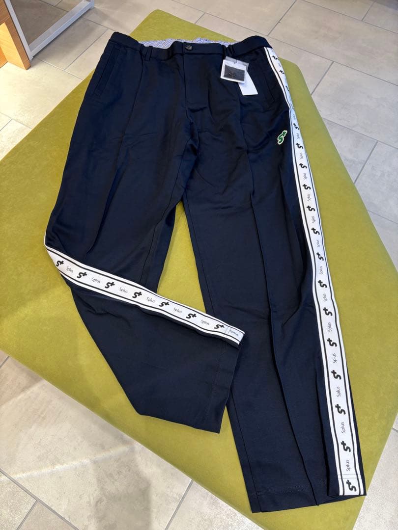 Sプラス サイドストライプ カジュアルパンツ