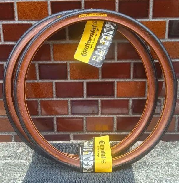 希少 20インチ（406）タイヤ　 2本セット