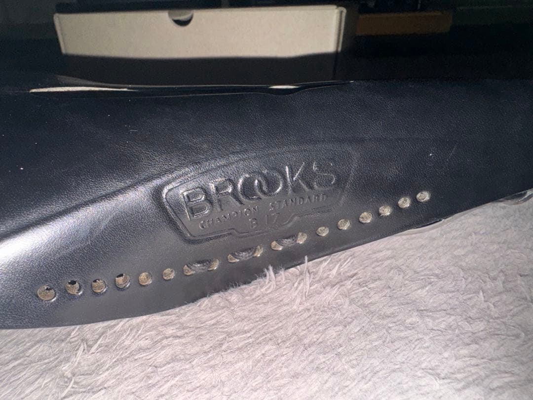 セール今月いっぱいまで! BROOKS B17 ブラック サドル