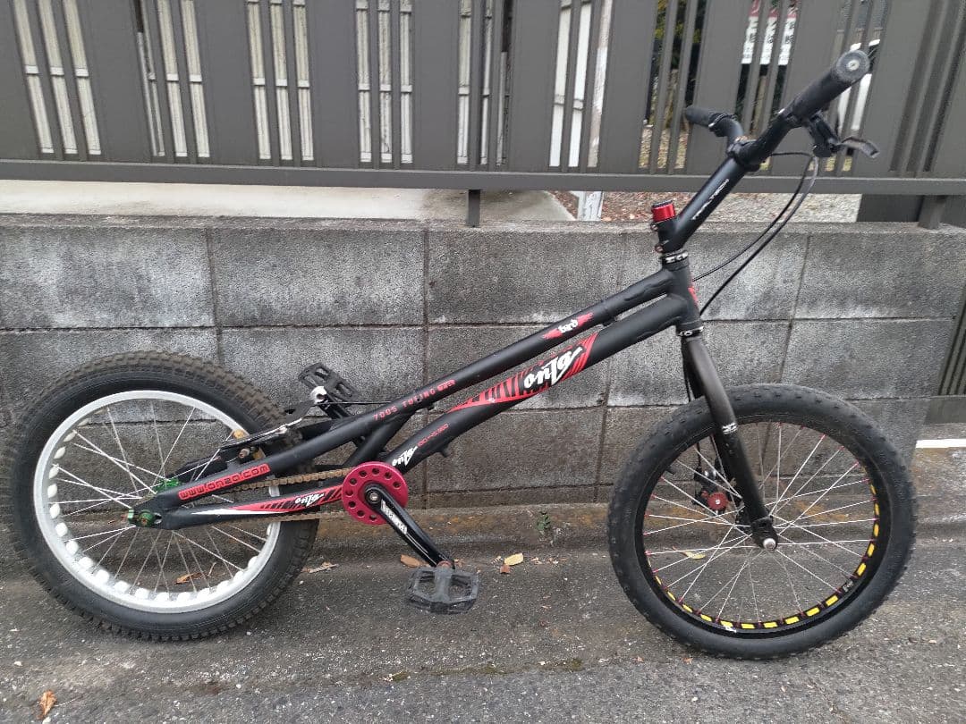 トライアル自転車 20インチ ブラック/レッド