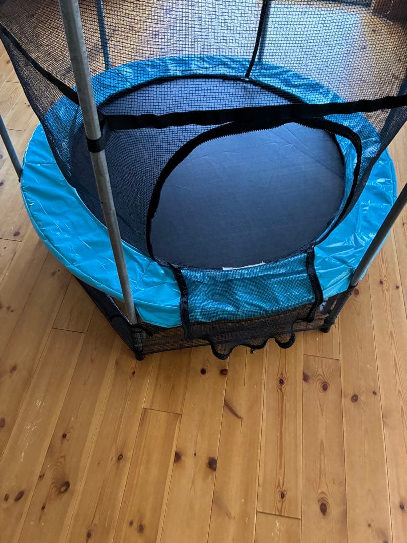 トランポリン　室内