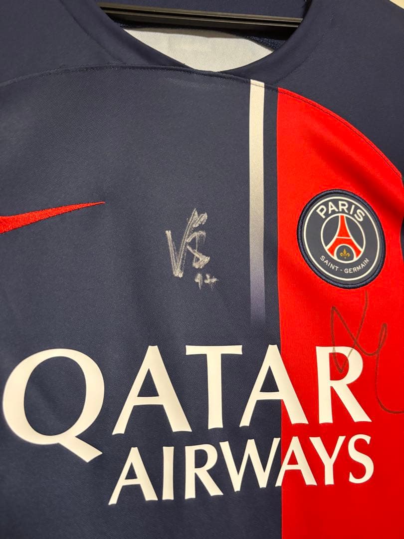PSG ユニフォーム　新品　サイン入り