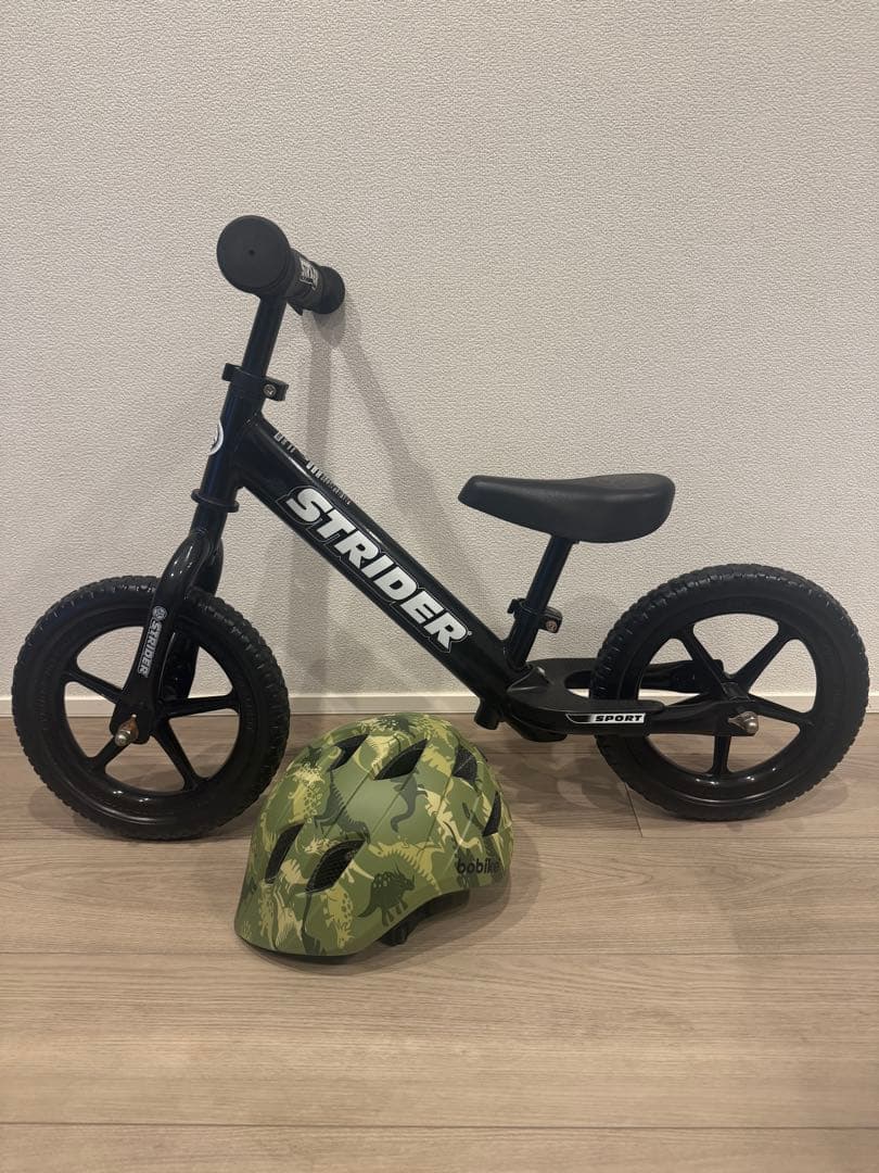 STRIDER バランスバイク 12インチ ブラック ヘルメット付き　新品未使用