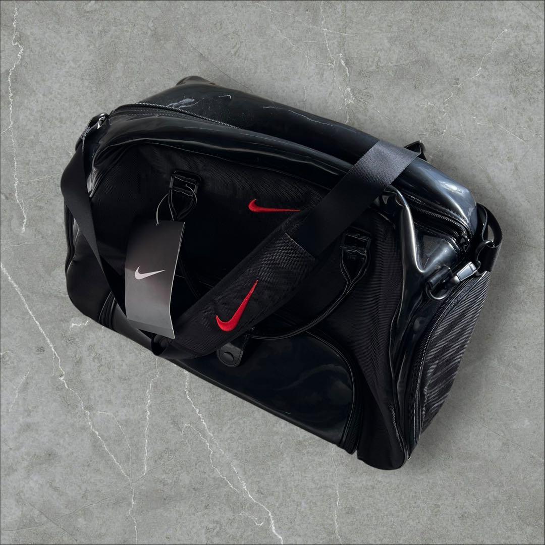 新品未使用 ナイキ ゴルフバッグ エナメルバッグ ブラック 刺繍 テック系