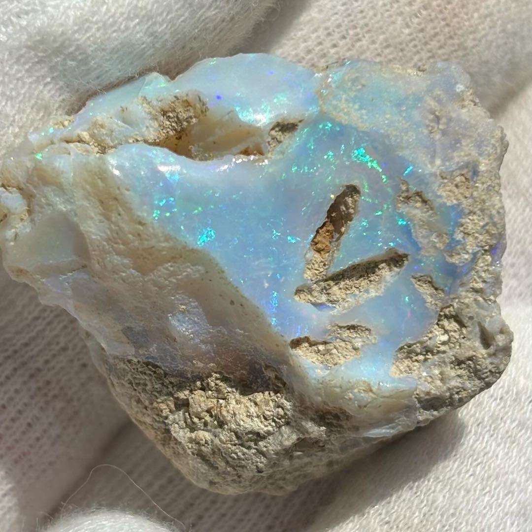 高品質 大きい エチオピアオパール 原石 鉱物標本　遊色　ブルー系
