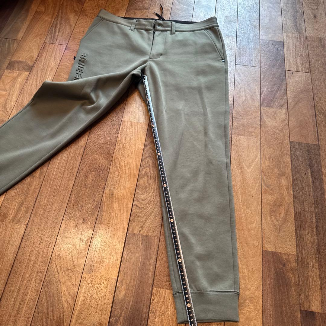 BRIEFING ロゴ入り ジョガーパンツ カーキ XL