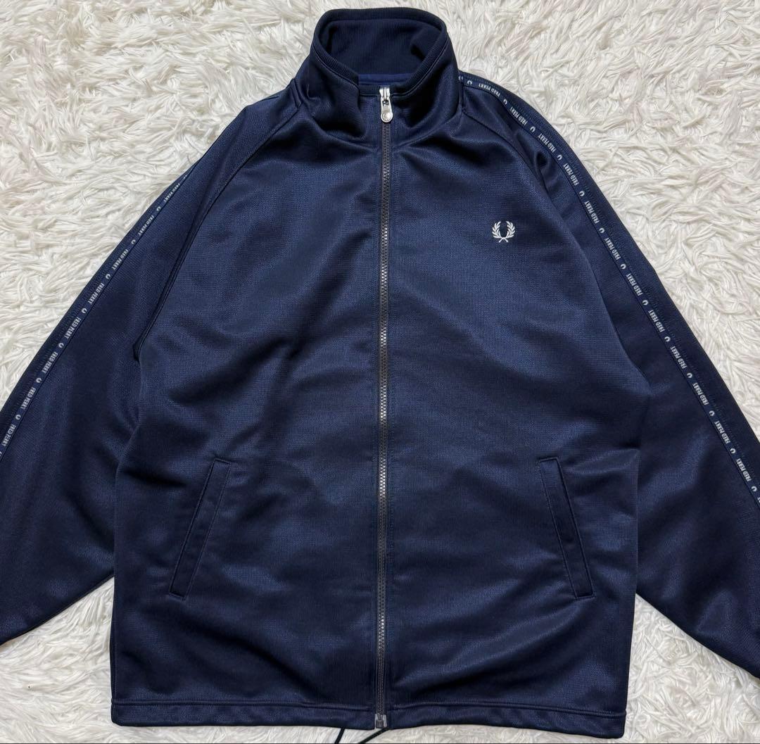 FREDPERRY トラックジャケット　ネイビー　ロゴ刺繍