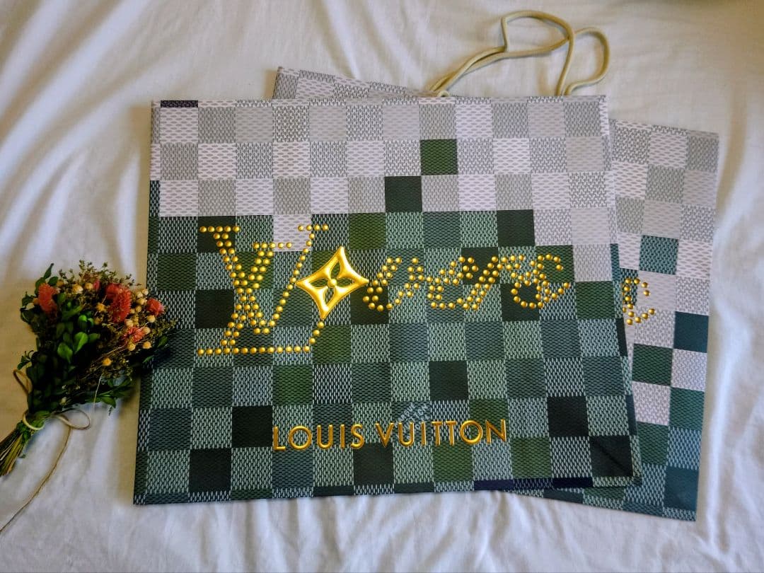 ルイヴィトン LOUIS VULTTON　限定ショッパー　紙袋