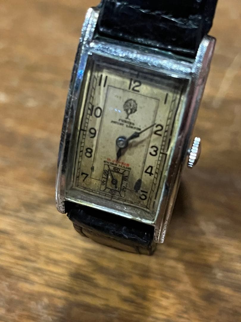 ヴィンテージ　MADE IN SWISS レクタンギュラー カーベックス 手巻