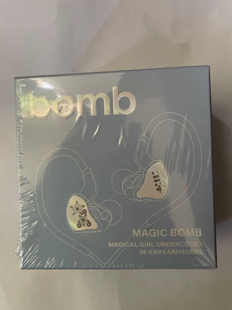 新品　ILLIT bomb Merch Ver. イヤモニ風イヤホン