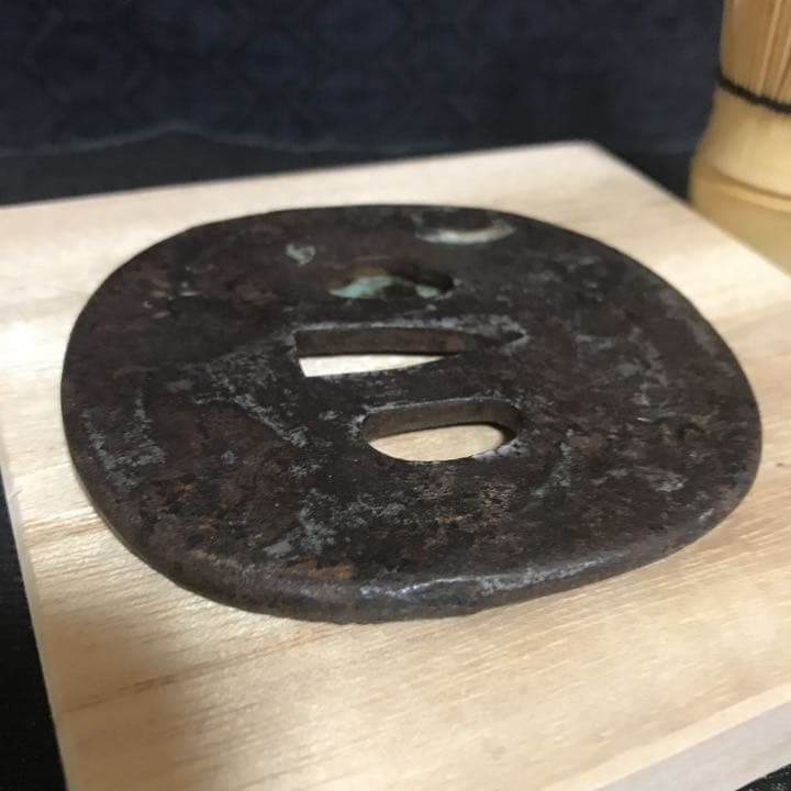 コレクター所蔵　飛竜図（雨龍図）刀鍔　江戸期〜保証