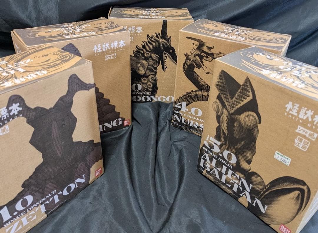 怪獣標本ゼットン・レッドキング・ドドンゴ・ナース・バルタン星人（怪獣工房）コンプ