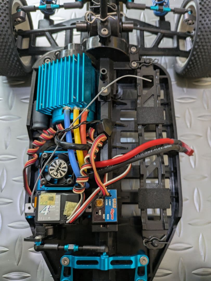 タミヤ DF 02グラベルハウンド4 WD レーシングバギー　アルミ多数