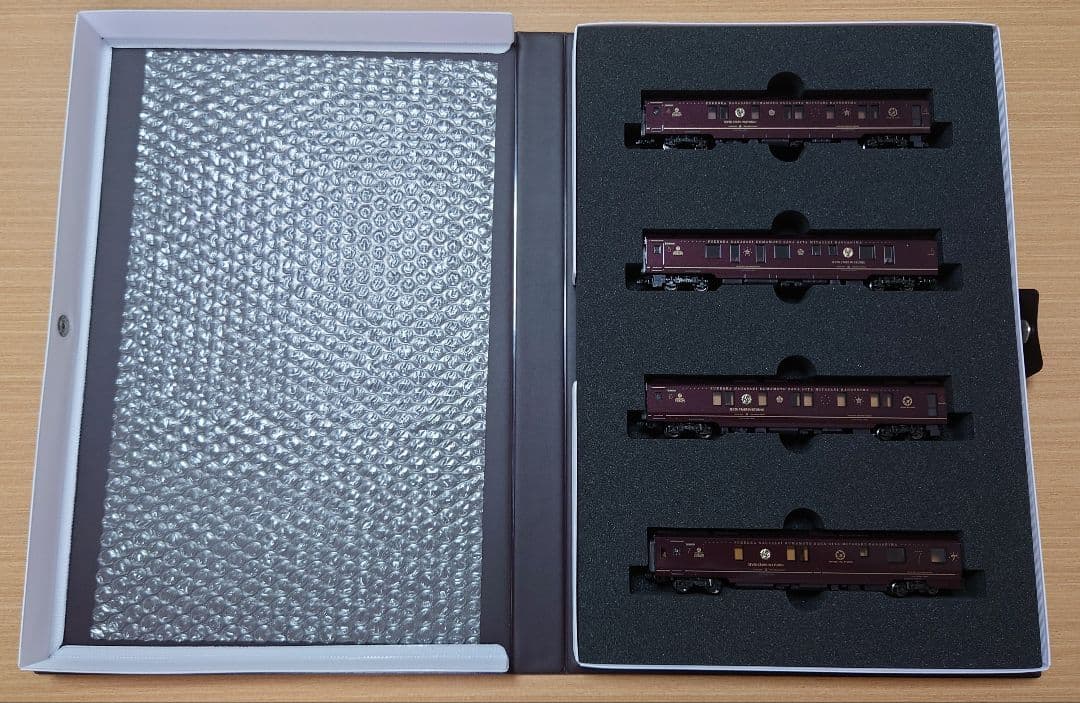 KATO　クルーズトレイン「ななつ星 in 九州」 Nゲージ【室内灯装備済】